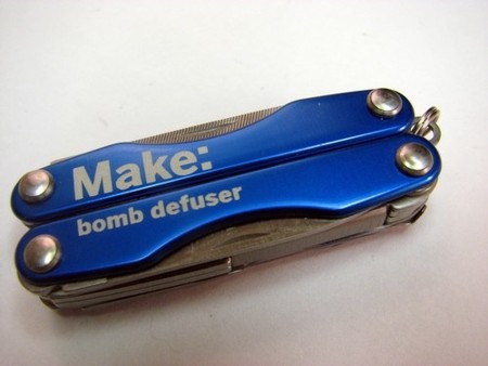make bomb defuser closed