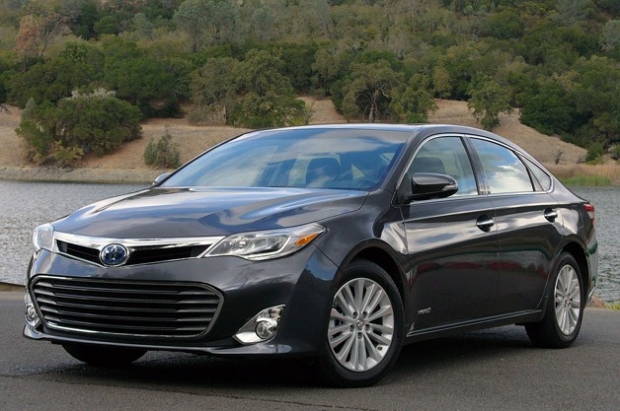 Major Advancement by Toyota Limited Sedan in 2013 - Designbuzz