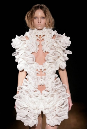 Iris Van Herpen Unveiled Her New Line Of Technology-Driven Garments ...