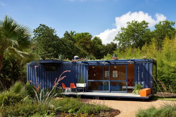 shipping-container-guest-house-poteet-3