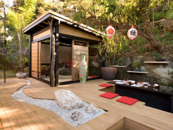 DP_Durie-japanese-outdoor-dining-area_s4x3