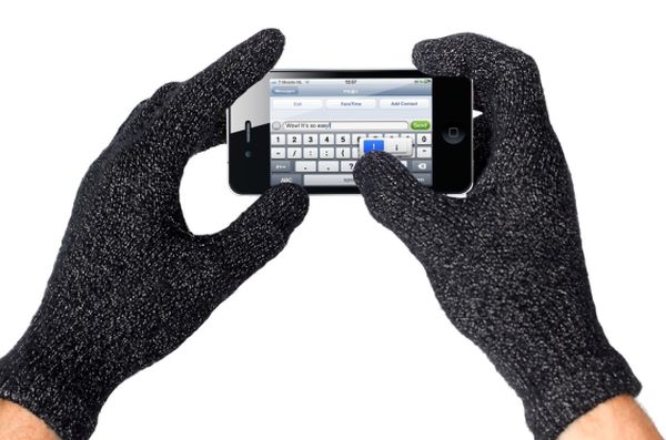 mujjo-touchscreen-gloves-typing-1000_2