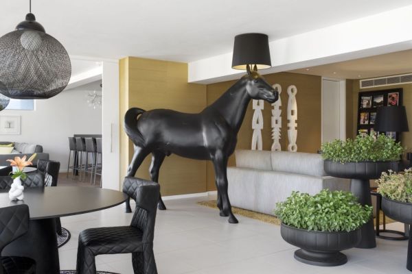 Horse lamp