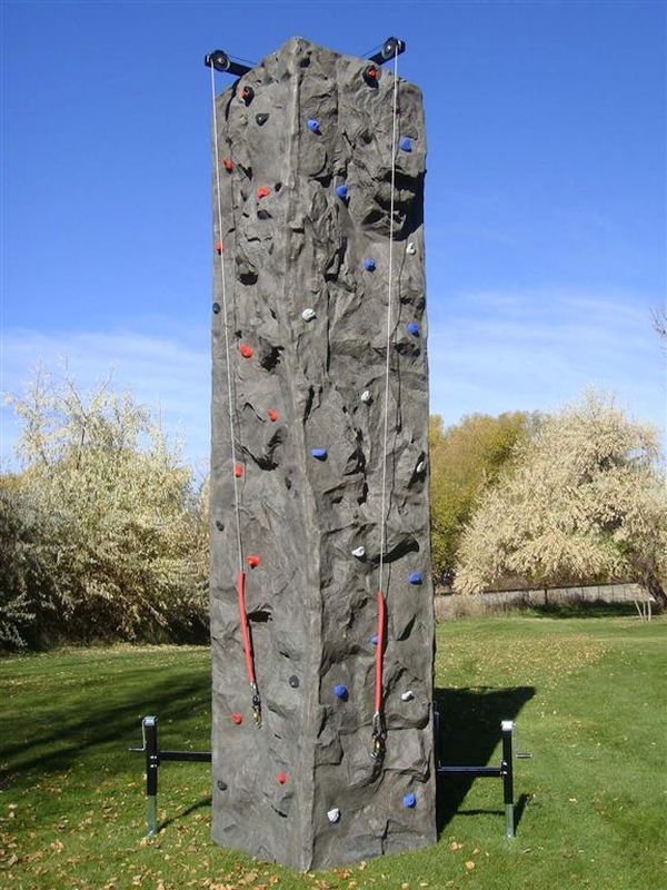 Mobile climbing walls