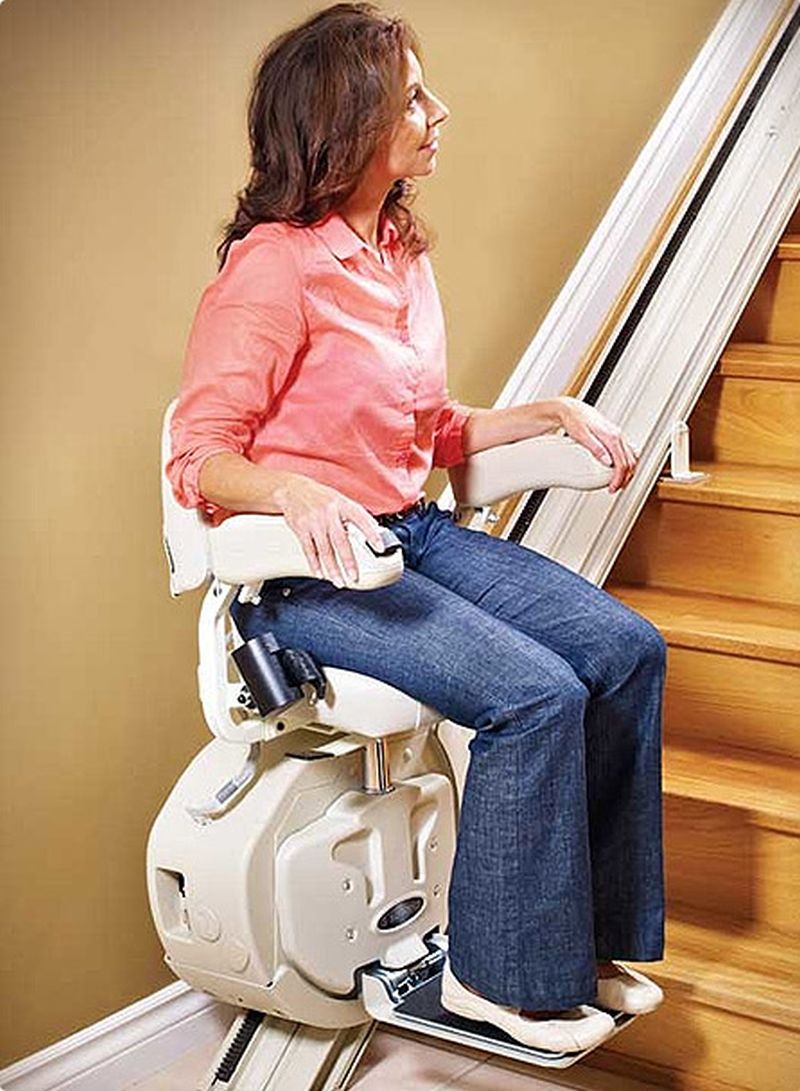easy-climber-stair-lift-woman-riding-lift