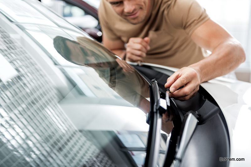  Replacing-Windscreen-Wipers