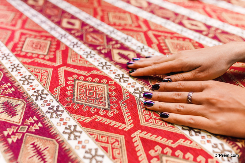 Decorating Bedroom With Tapestries