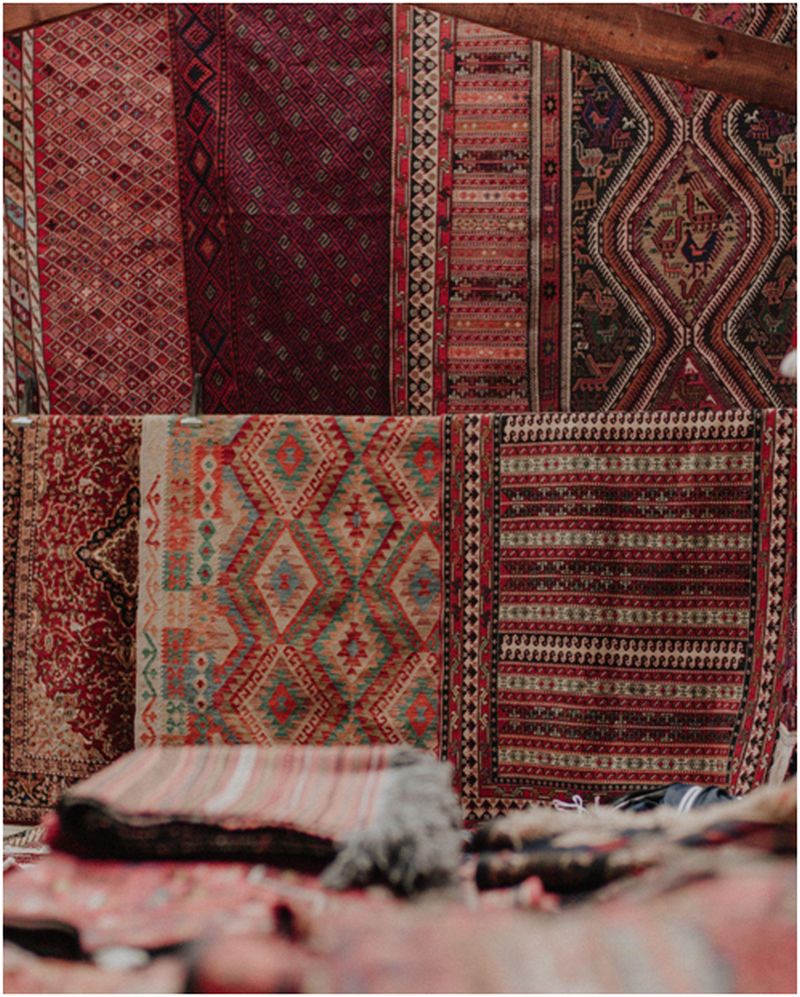 purchasing an antique rug