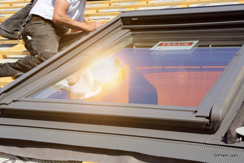 Einbau und Montage neuer Dachfenster im Zuge einer Dacheindeckung (Frankenthal, Rheinland-Pfalz)