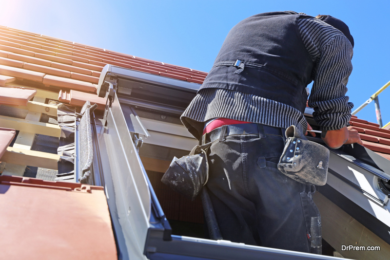 Installation and assembly of new roof windows as part of a roof covering